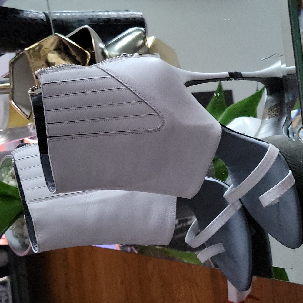 White shoe boots